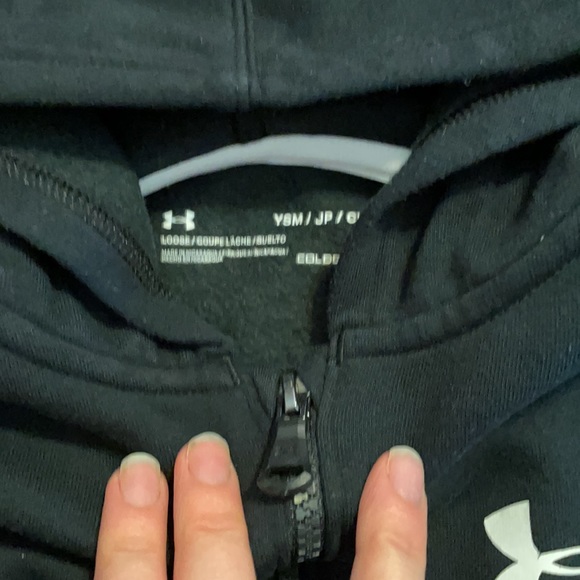 Boy’s Under Armour full zip hoodie size y- small - Picture 5 of 7